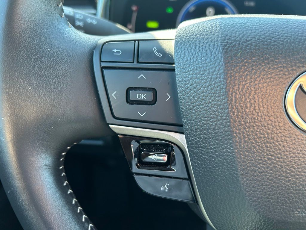 Thumbnail: 2025 Toyota Camry - 19