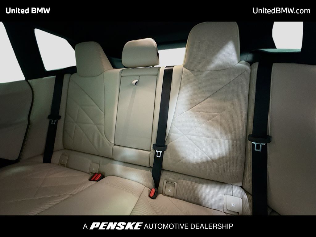 Thumbnail: 2023 BMW iX - 13