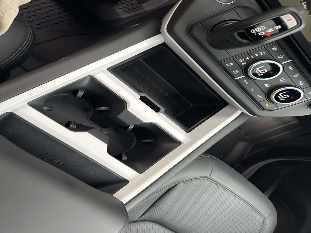 New 2026 Gray Land Rover X-Dynamic SE image 28