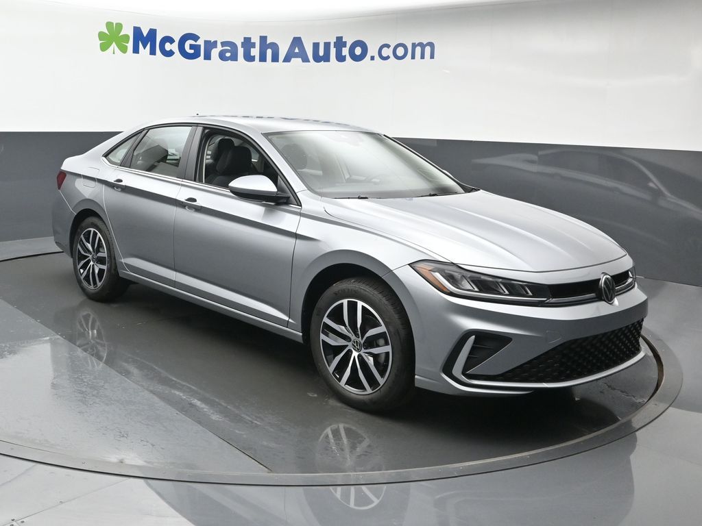 2025 Volkswagen Jetta SE's photo