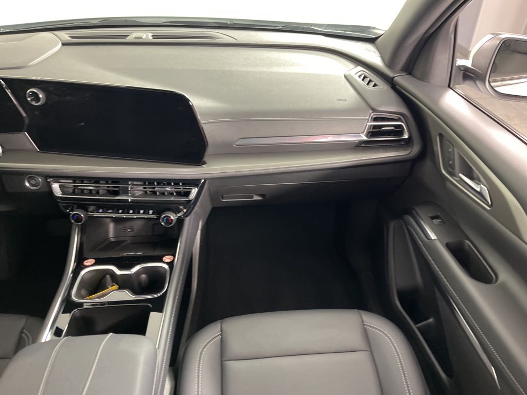 Thumbnail: 2025 Chevrolet Traverse - 22