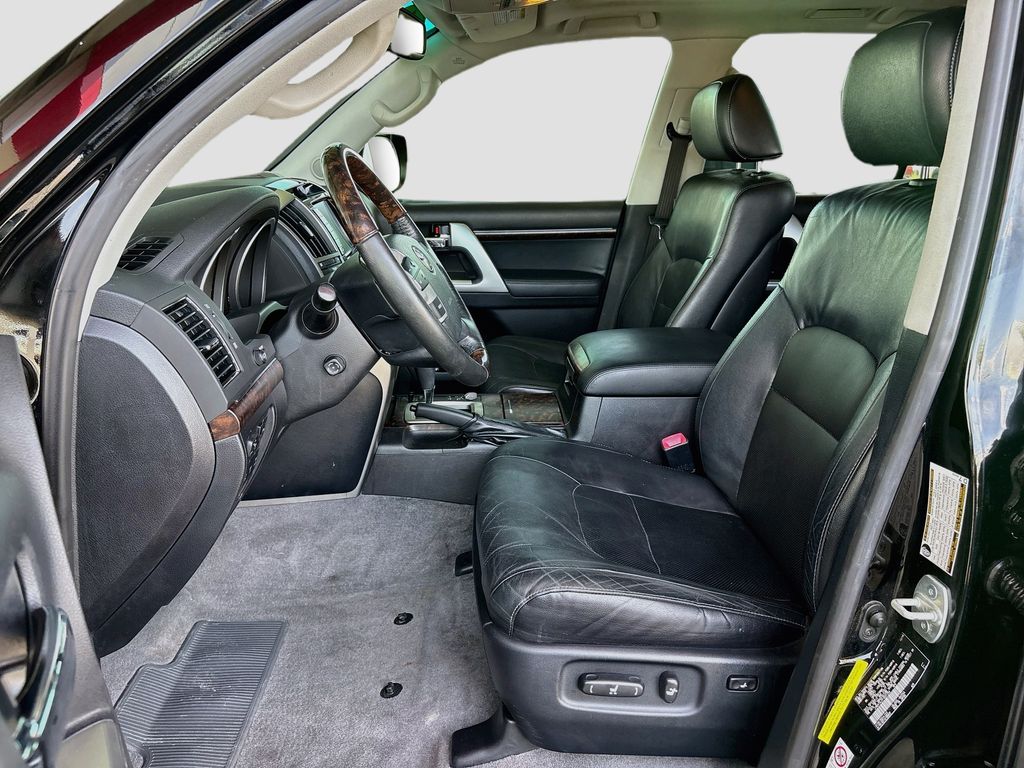 Thumbnail: 2015 Toyota Land Cruiser - 19