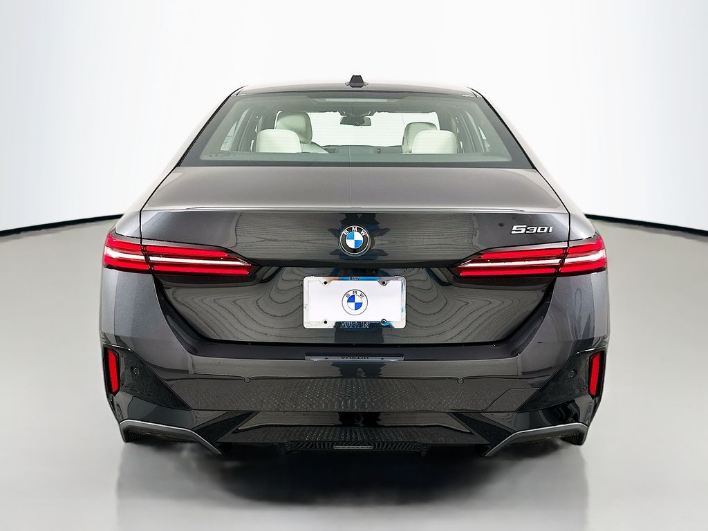 Thumbnail: 2026 BMW 5 Series - 6