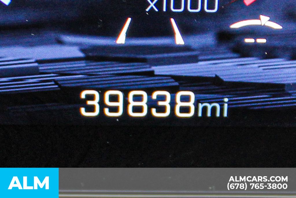 Used 2025 White Chevrolet LT image 41