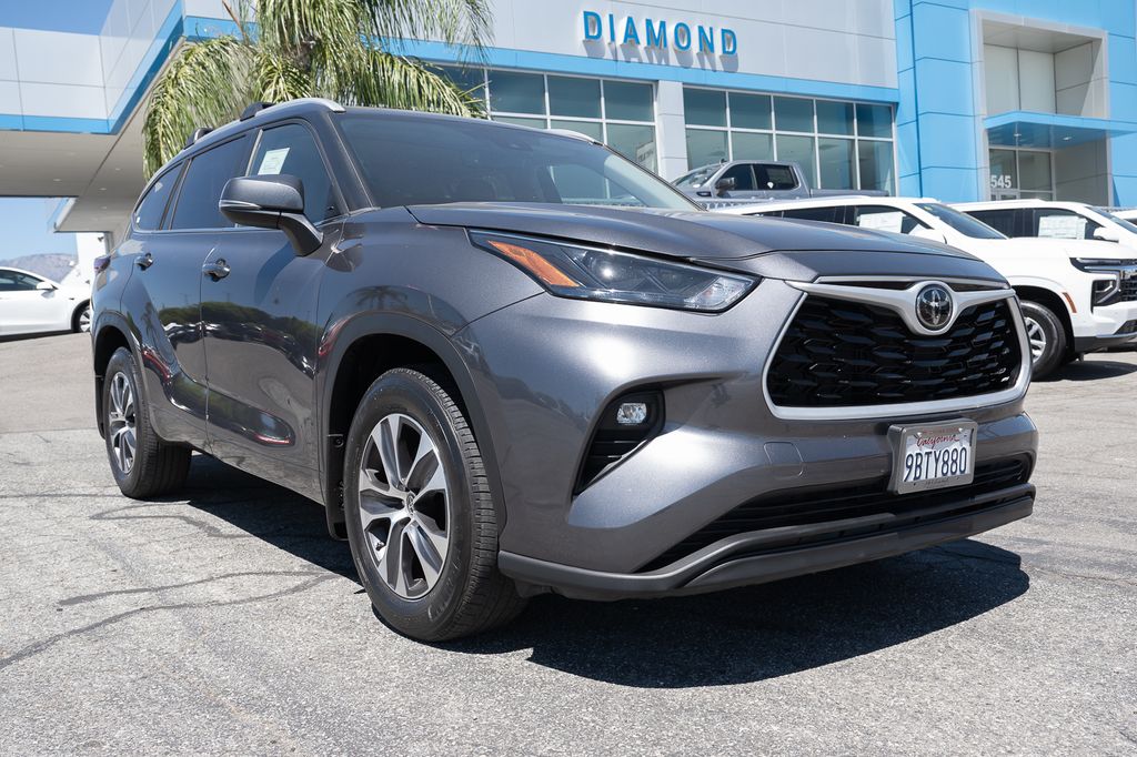  2024 Toyota Highlander XLE AWD   