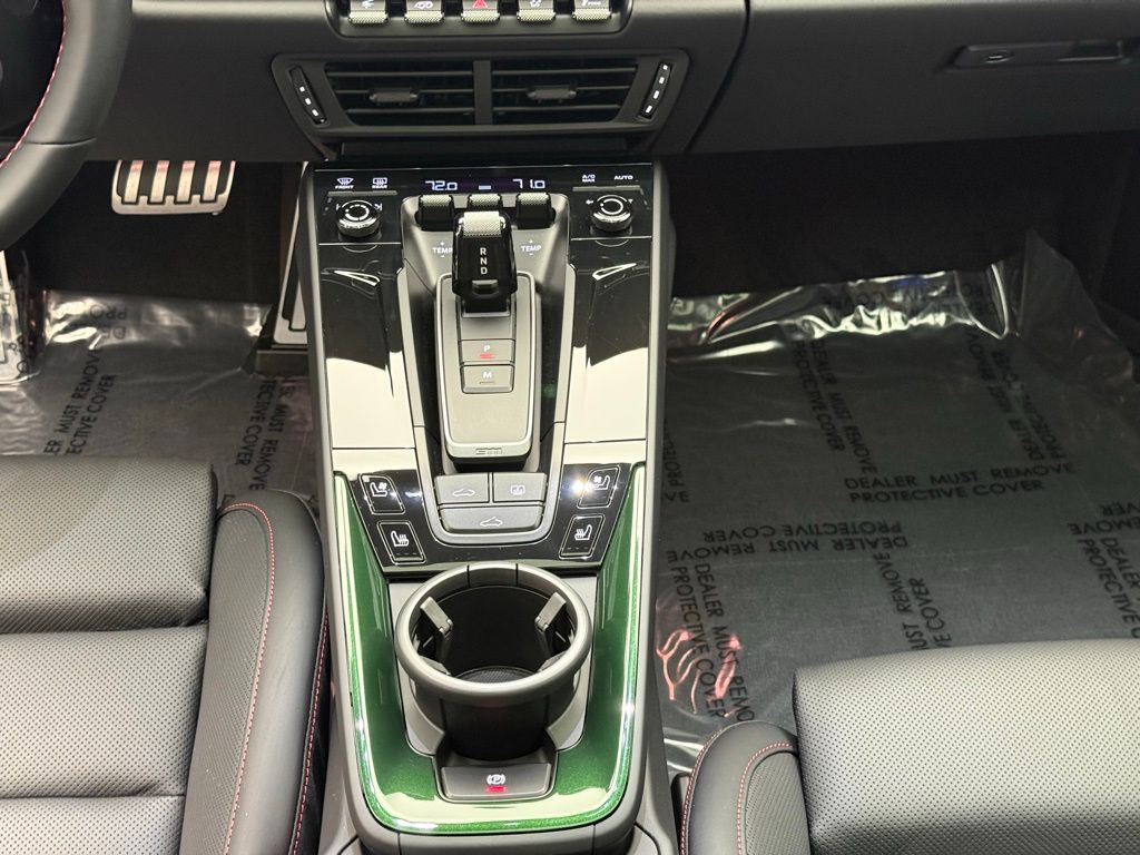 Thumbnail: 2026 Porsche 911 - 30