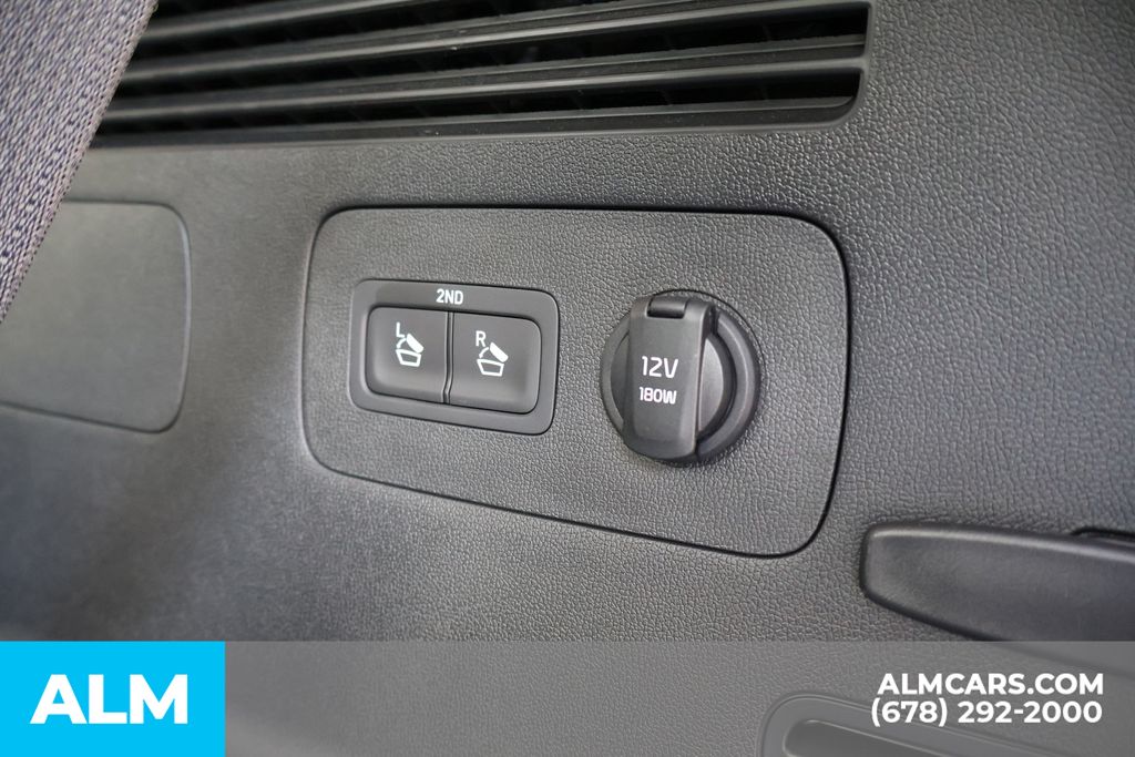 Used 2025 Black Kia S image 21