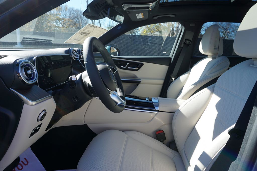 Thumbnail: 2026 Mercedes-Benz GLC - 9