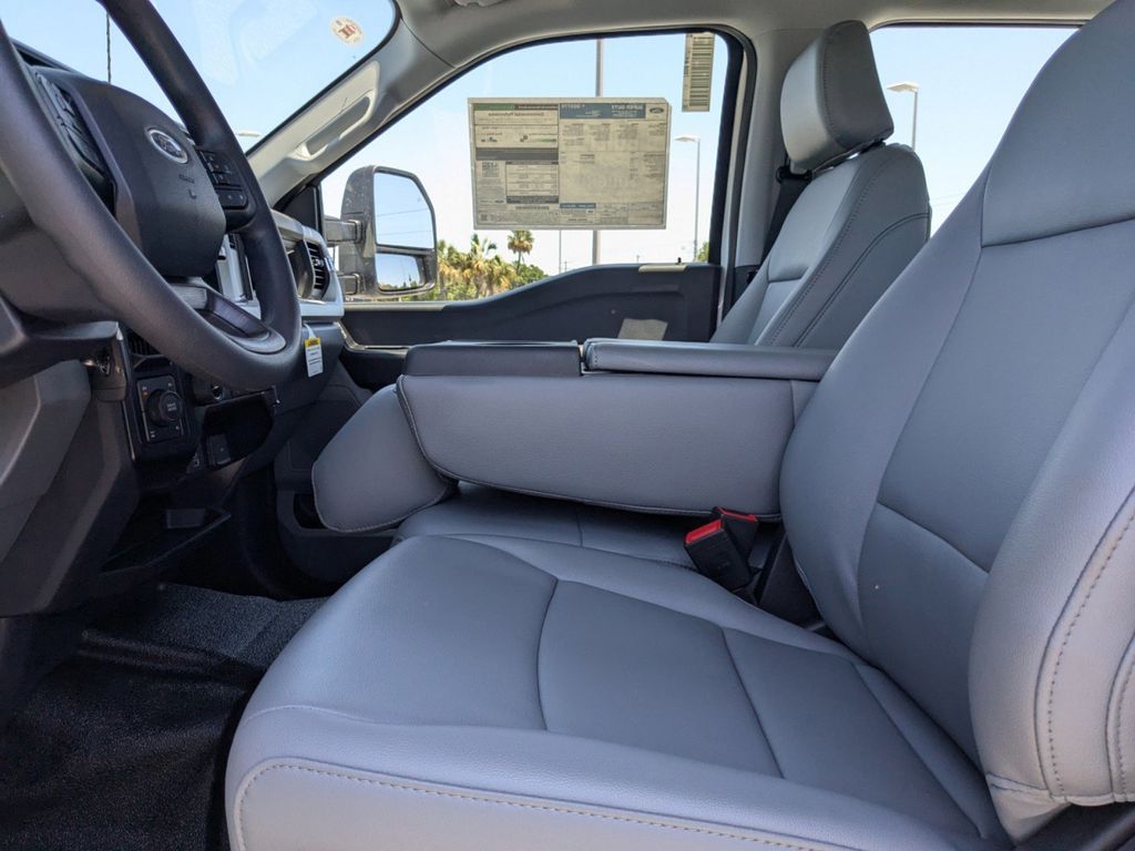 2025 Ford F-250 Super Duty XL