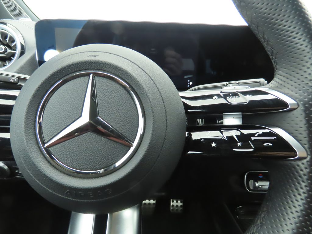 Thumbnail: 2025 Mercedes-Benz GLA - 12