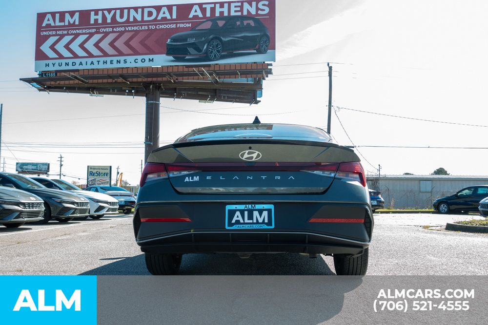 Certified Used 2025 Gray Hyundai SEL Sport image 10