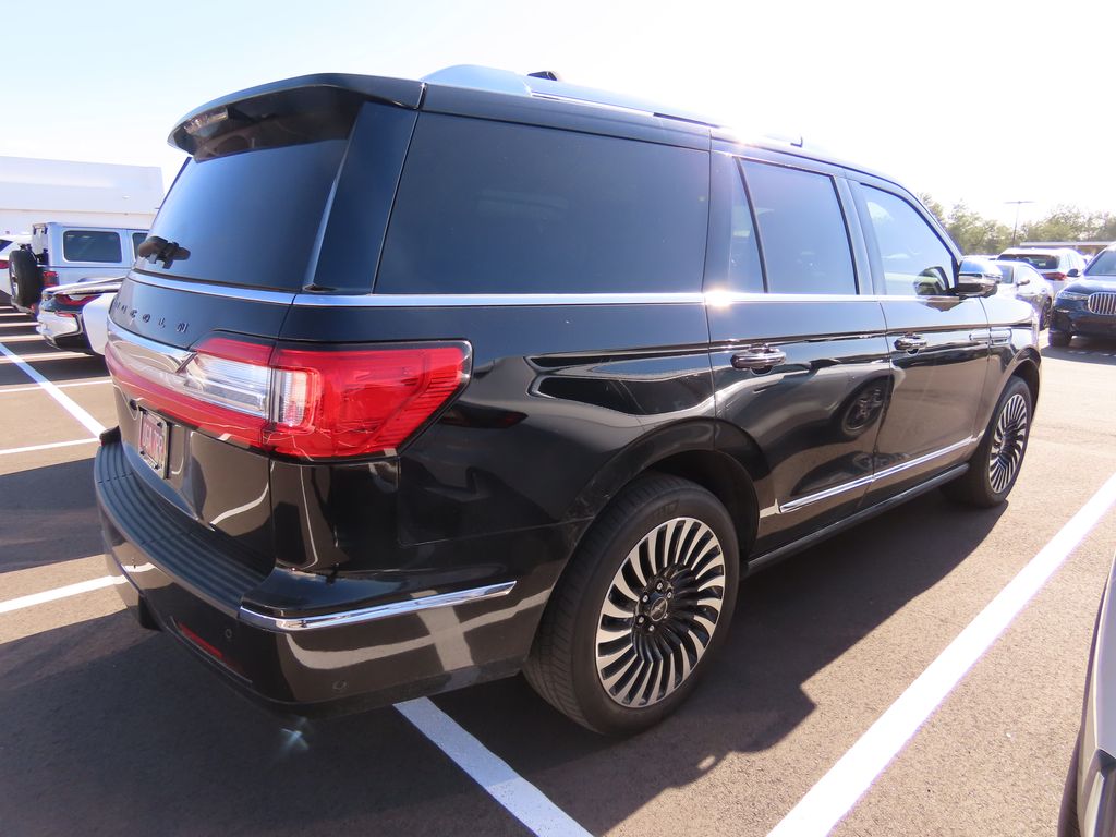 Thumbnail: 2020 Lincoln Navigator - 3