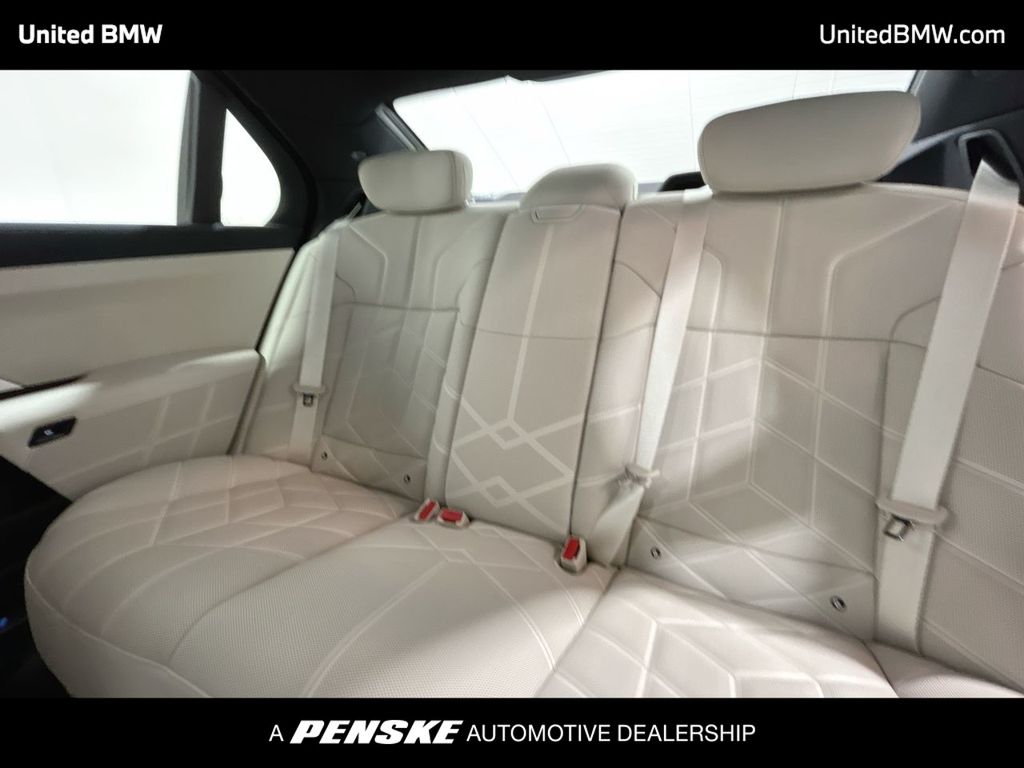 Thumbnail: 2026 BMW 7 Series - 21