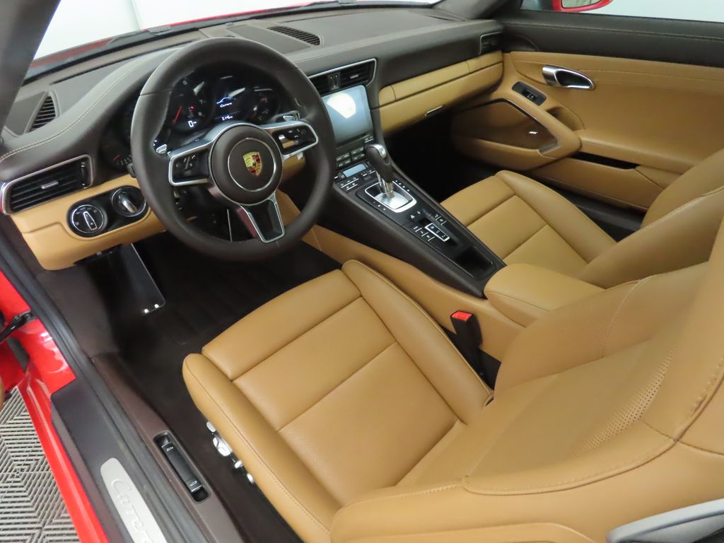 Thumbnail: 2019 Porsche 911 - 4