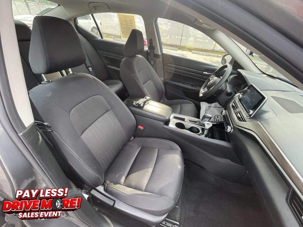 Used 2024 Nissan Altima Sedan