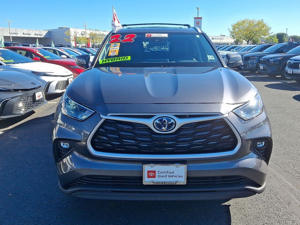Thumbnail: 2022 Toyota Highlander - 2