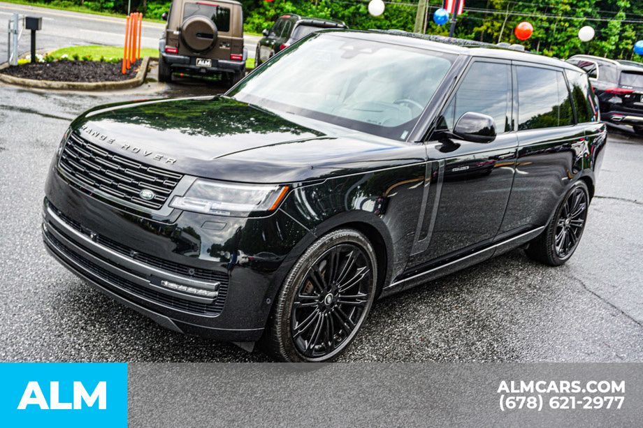 Used 2025 Black Land Rover SE image 14