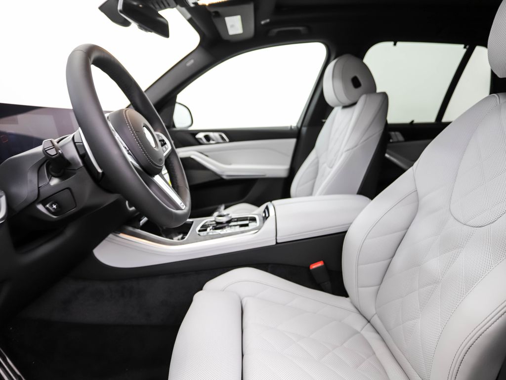 Thumbnail: 2026 BMW X5 - 11