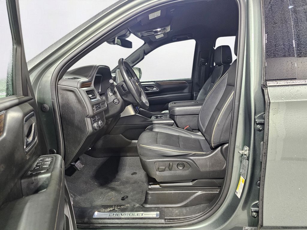 Used 2023  Chevrolet Premier image 18