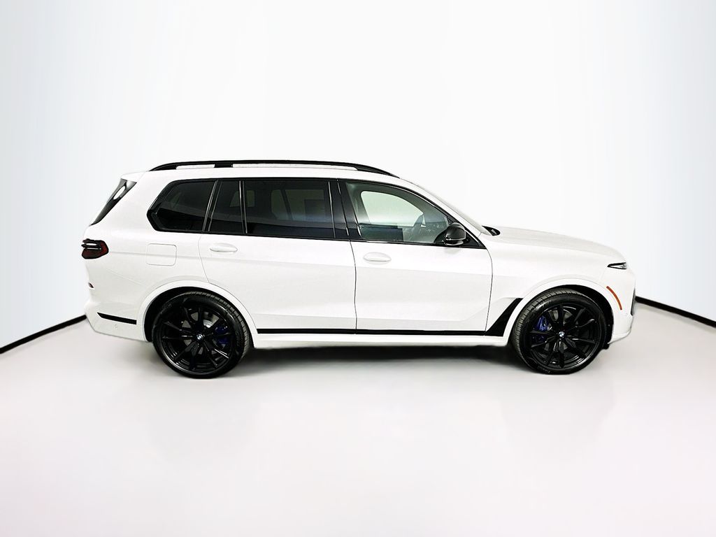 2025 BMW X7 M60i 4