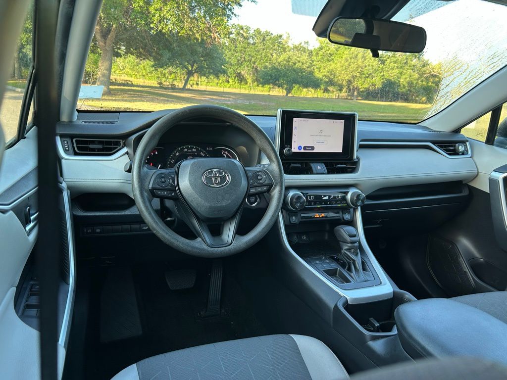 2023 Toyota RAV4 XLE 12