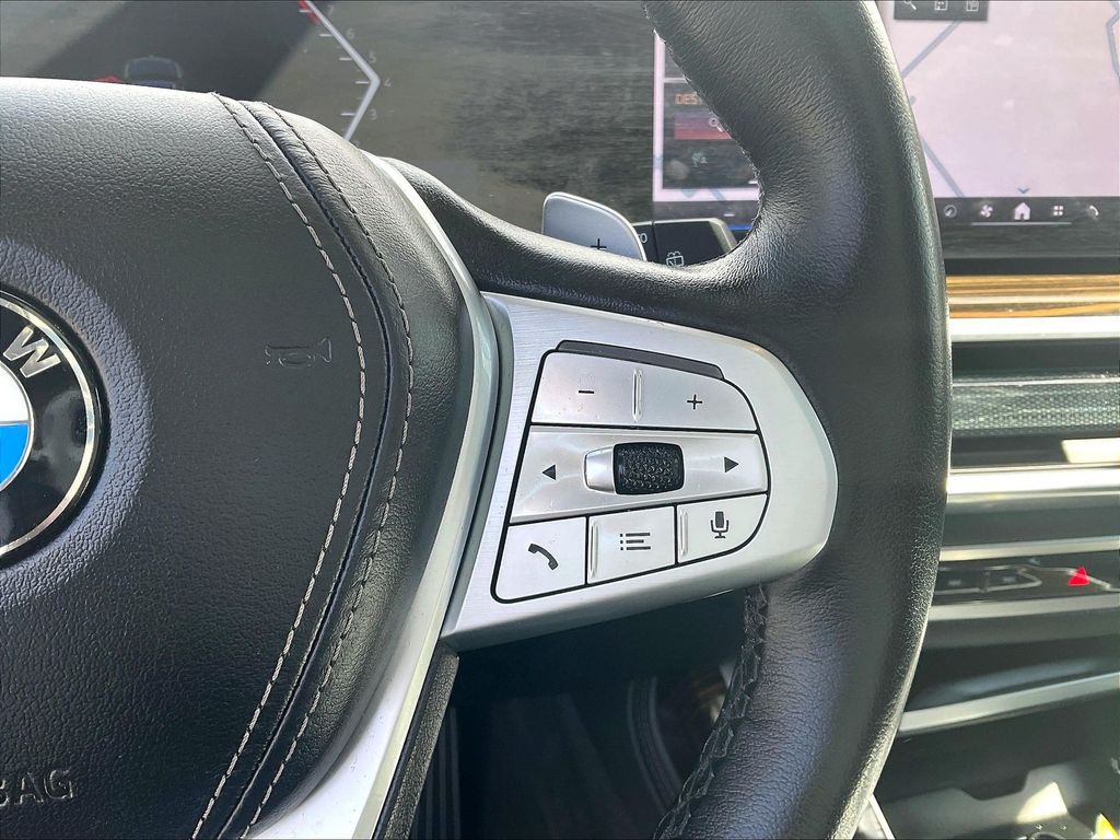 2024 BMW X7 — photo 25