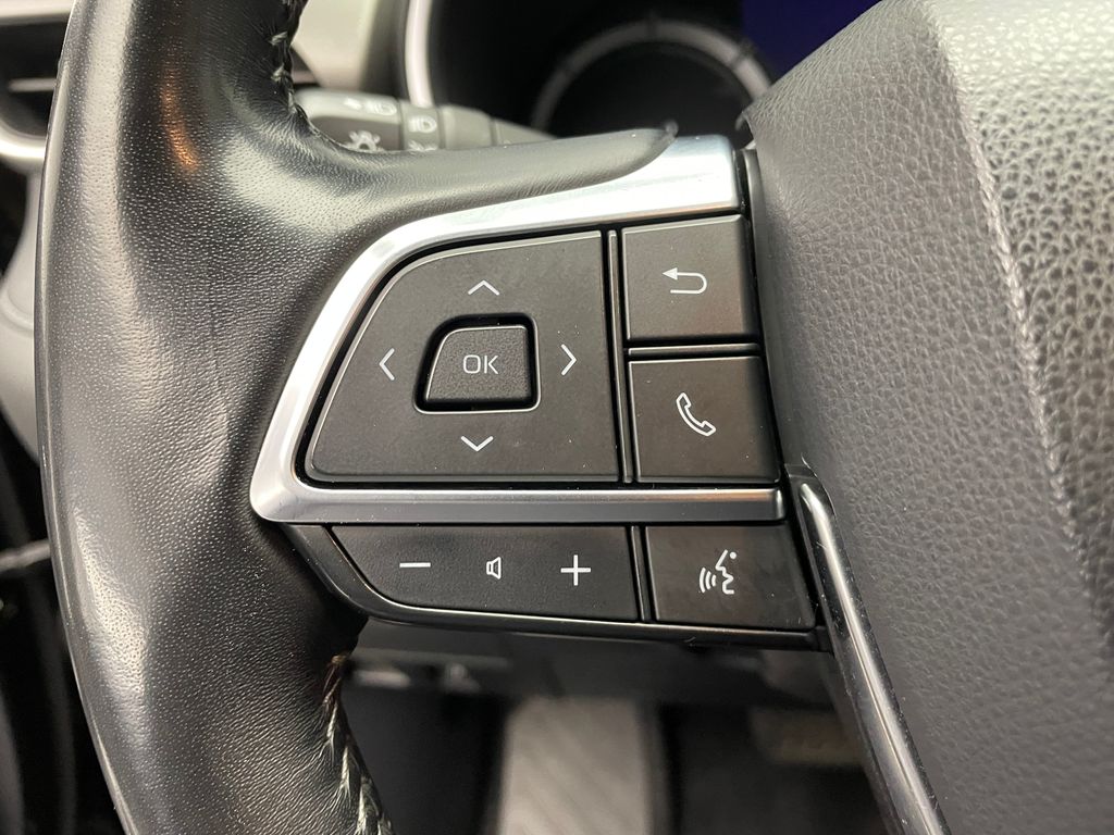 Thumbnail: 2020 Toyota Highlander - 25