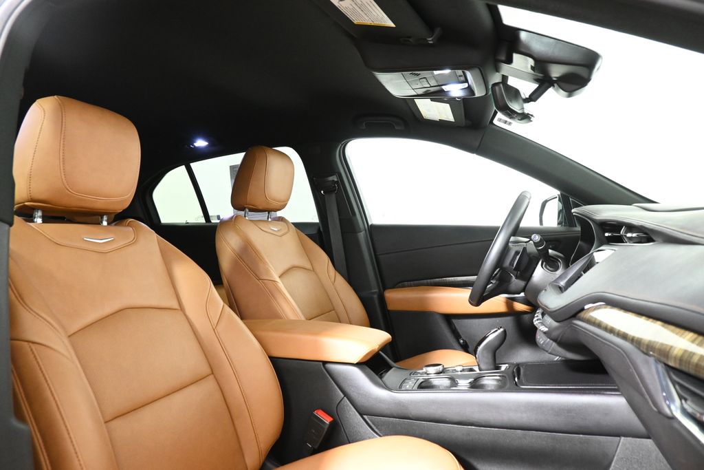 2022 Cadillac XT4 Premium Luxury 25
