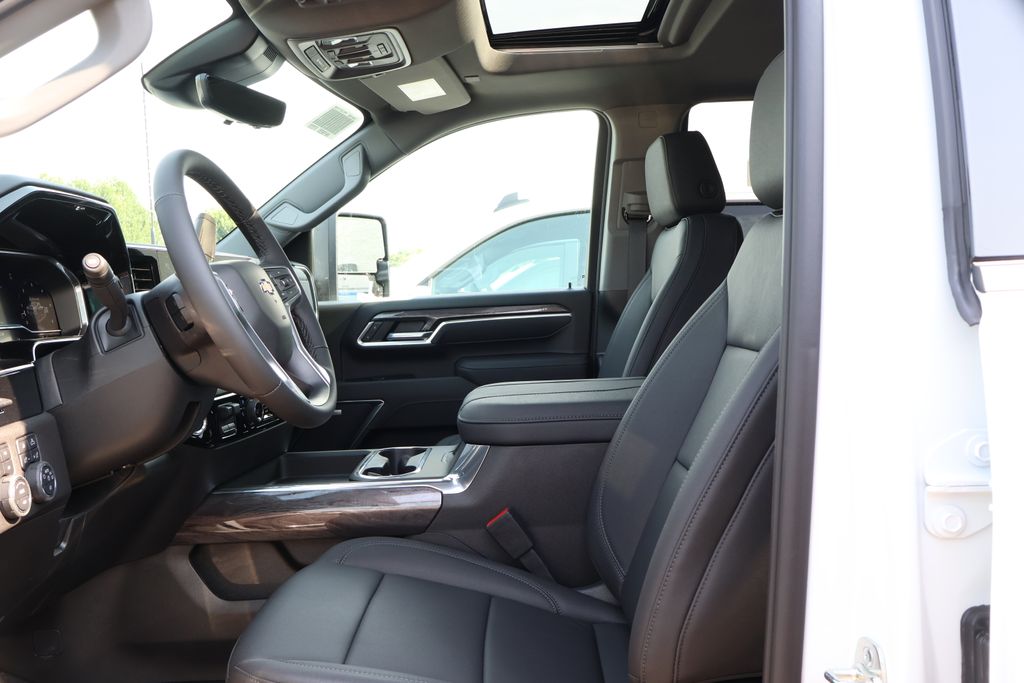 Thumbnail: 2025 Chevrolet Silverado 2500 - 13