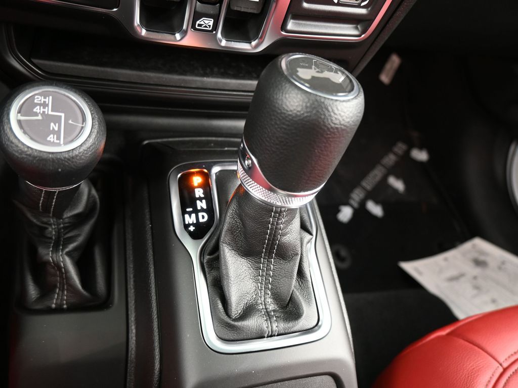 New 2026 Bright White Clearcoat Jeep Sport S image 25