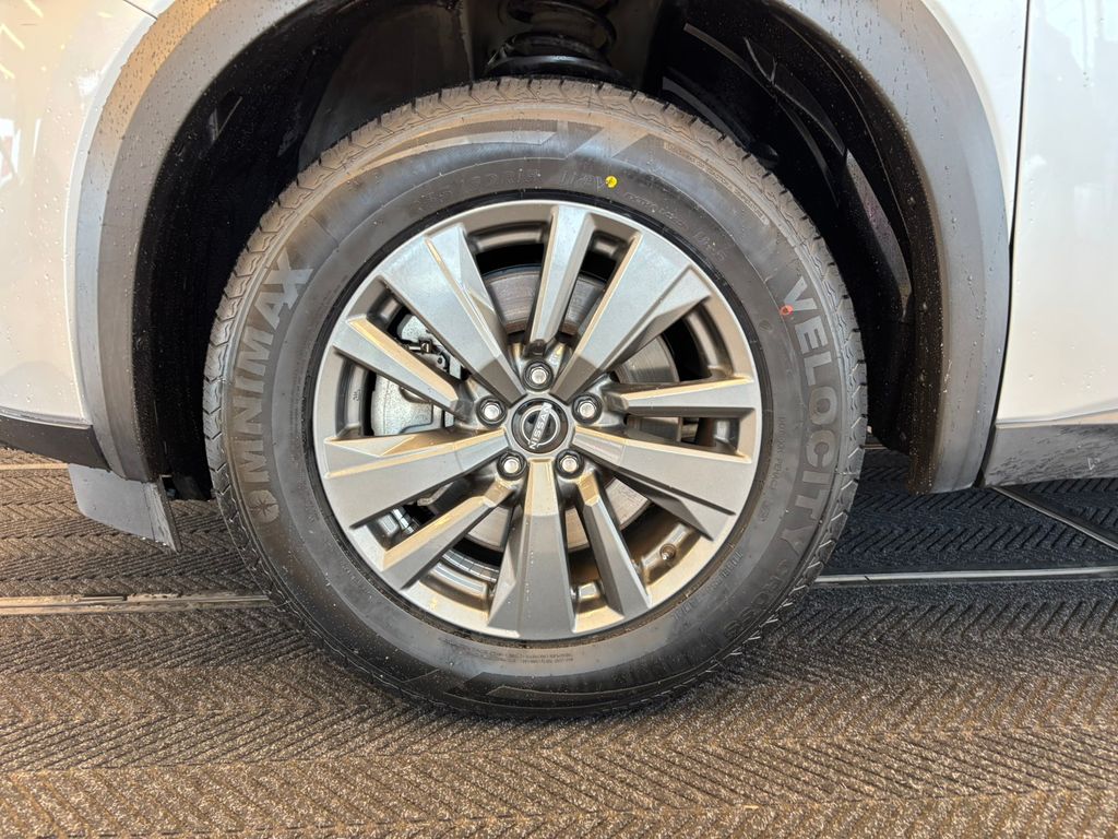 2023 Nissan Pathfinder SV