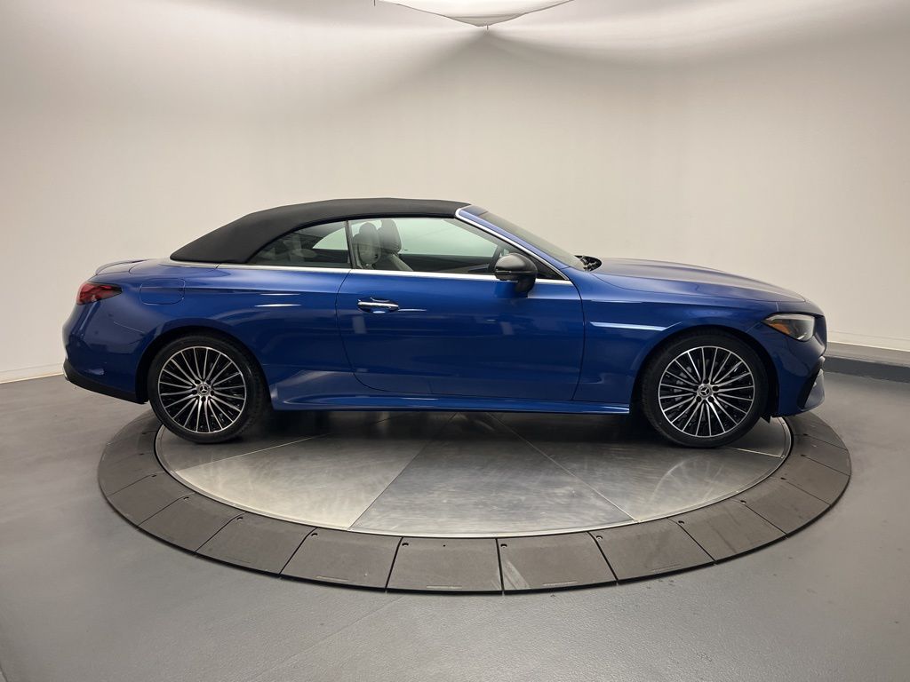 Thumbnail: 2026 Mercedes-Benz CLE - 9