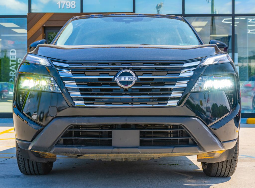 2024 Nissan Rogue SV - 3