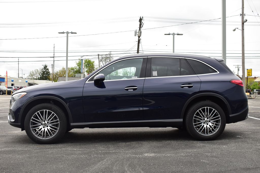 2023 Mercedes-Benz GLC 300 2