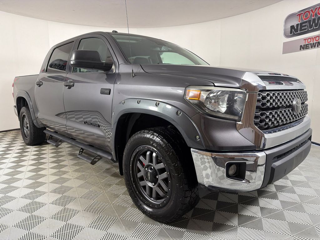 2018 Toyota Tundra SR5 CrewMax 5.7L FFV 4WD
