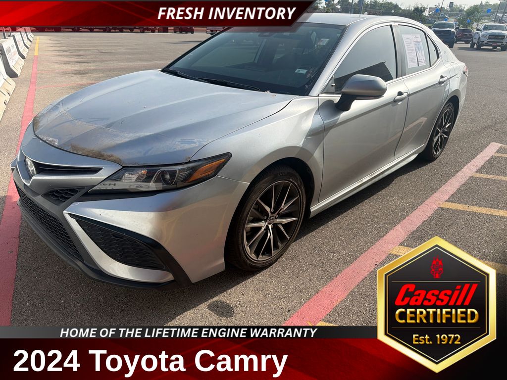 2024 Toyota Camry SE FWD