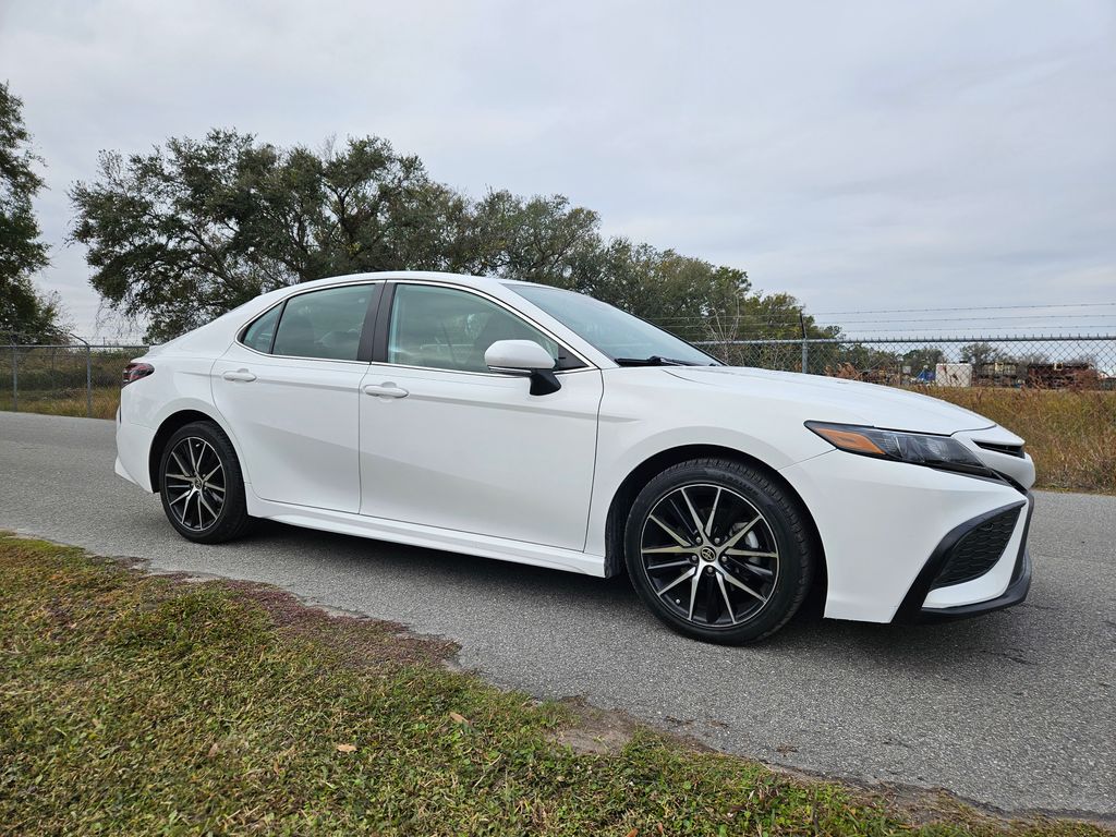 2023 Toyota Camry SE 7