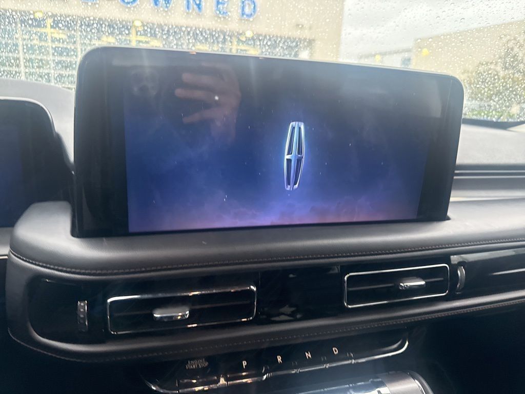 2025 Lincoln Aviator Premiere White at Gullo Toyota
