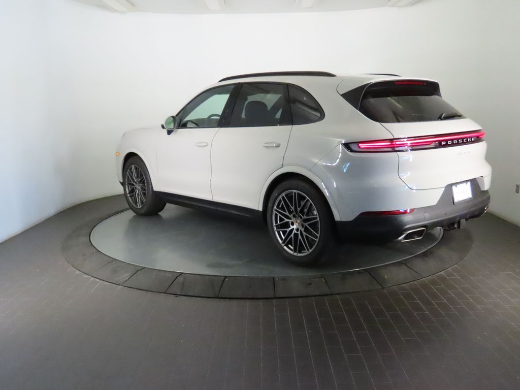 Thumbnail: 2026 Porsche Cayenne - 3