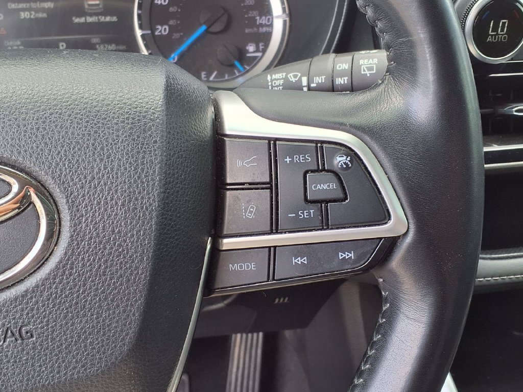 Used 2023 Toyota Highlander Hybrid SUV