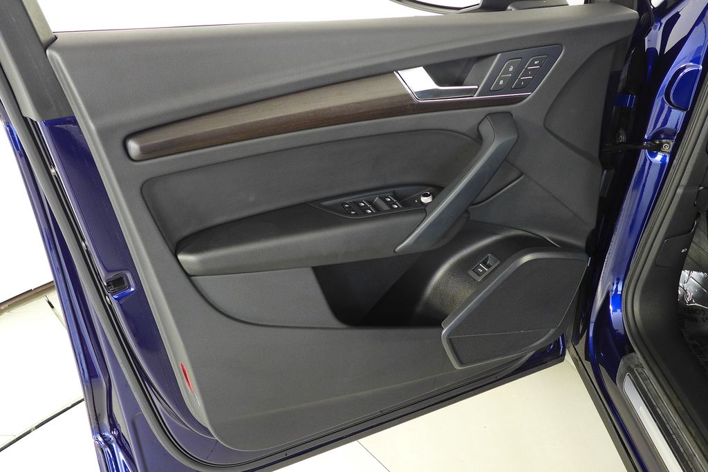 Thumbnail: 2023 Audi Q5 - 11