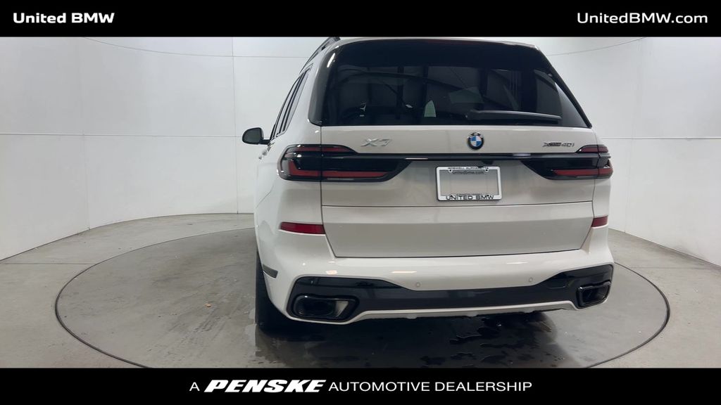Thumbnail: 2026 BMW X7 - 7