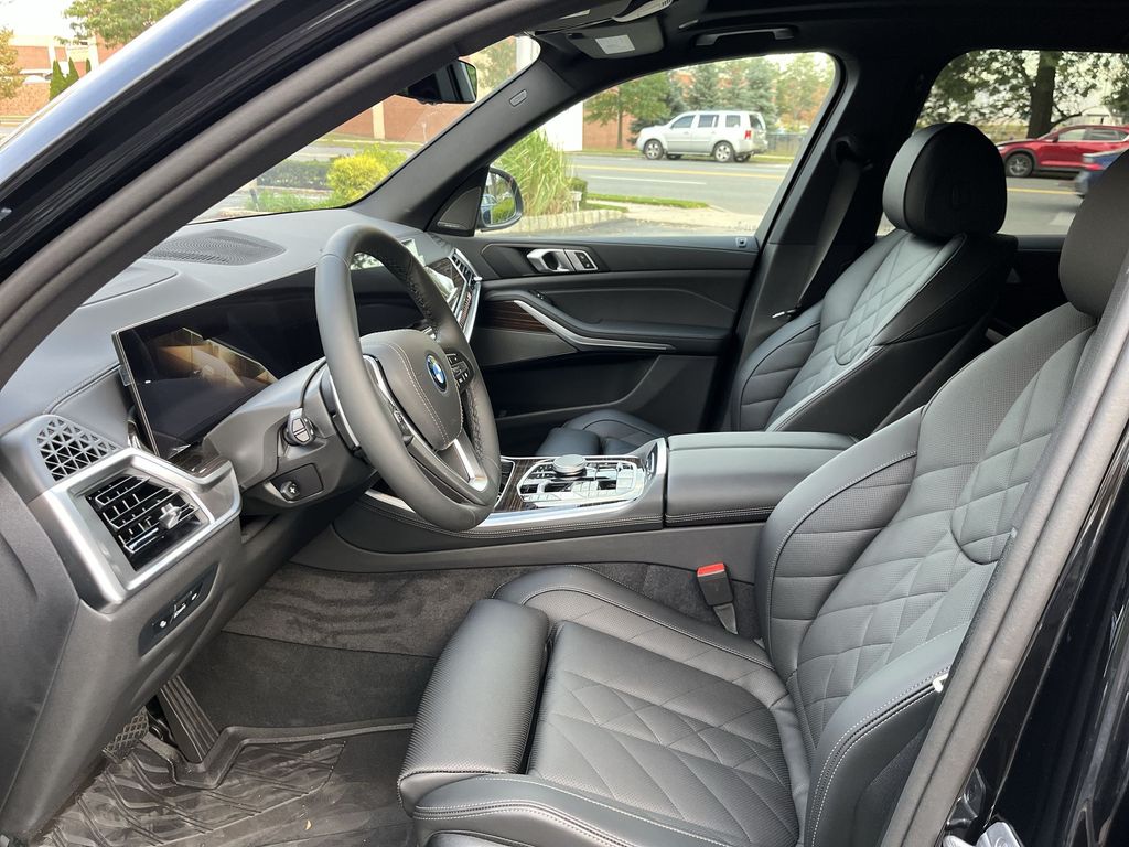 Thumbnail: 2026 BMW X5 - 11