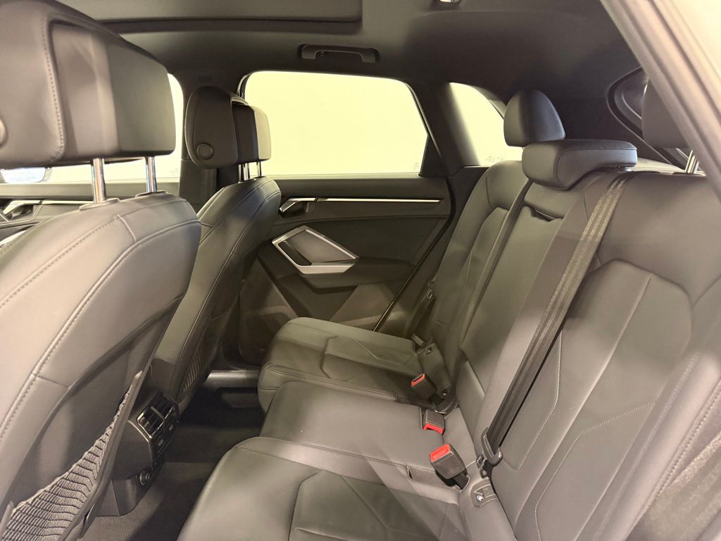 Thumbnail: 2022 Audi Q3 - 22