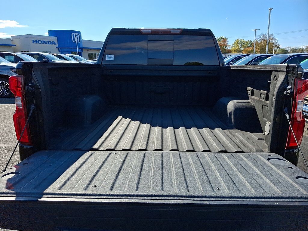 Thumbnail: 2020 Chevrolet Silverado 1500 - 29