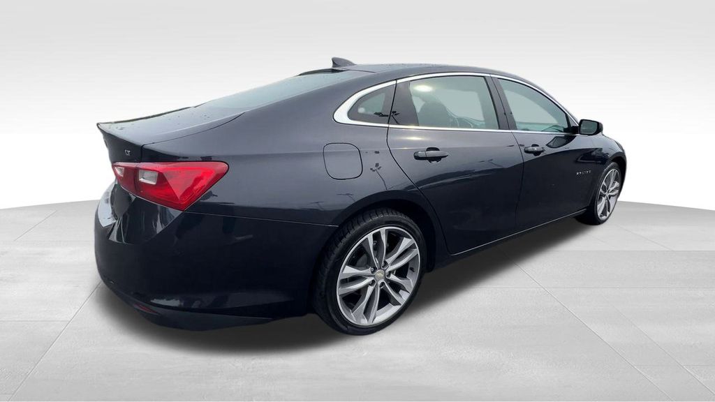 2023 Chevrolet Malibu LT photo