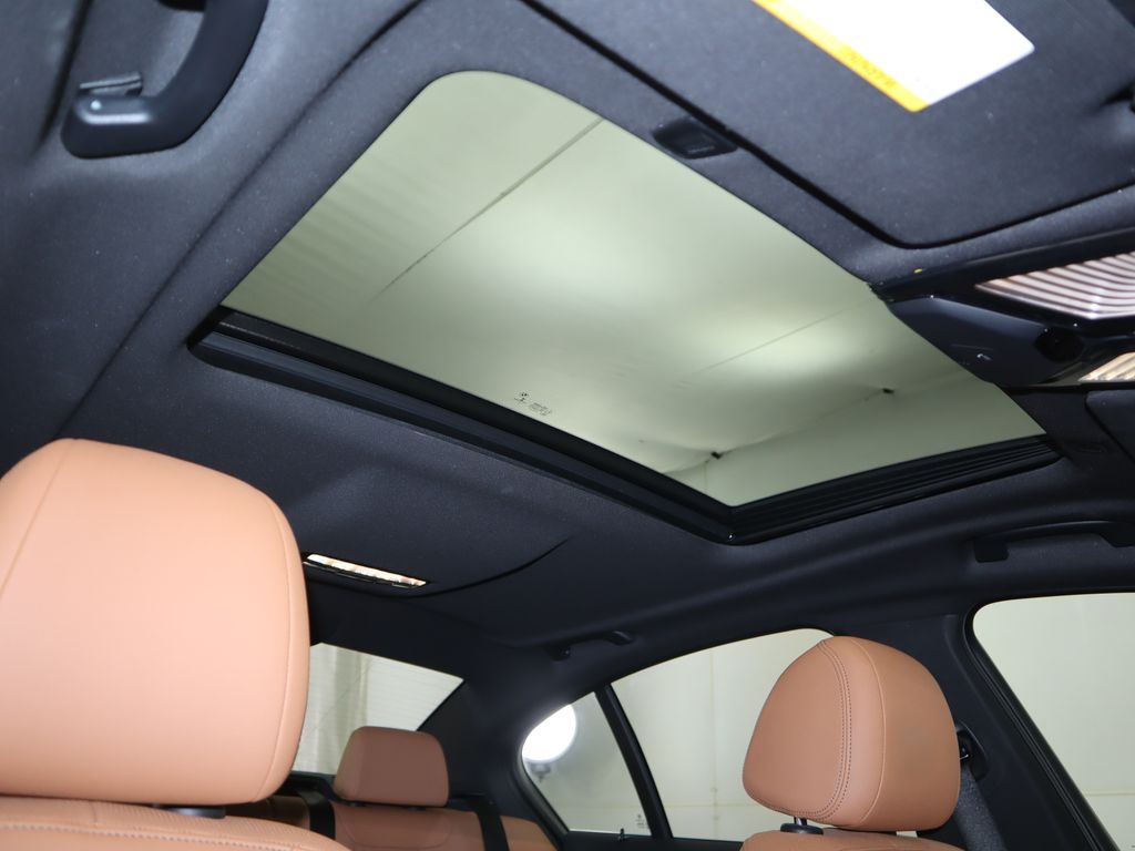 Thumbnail: 2022 BMW 5 Series - 19