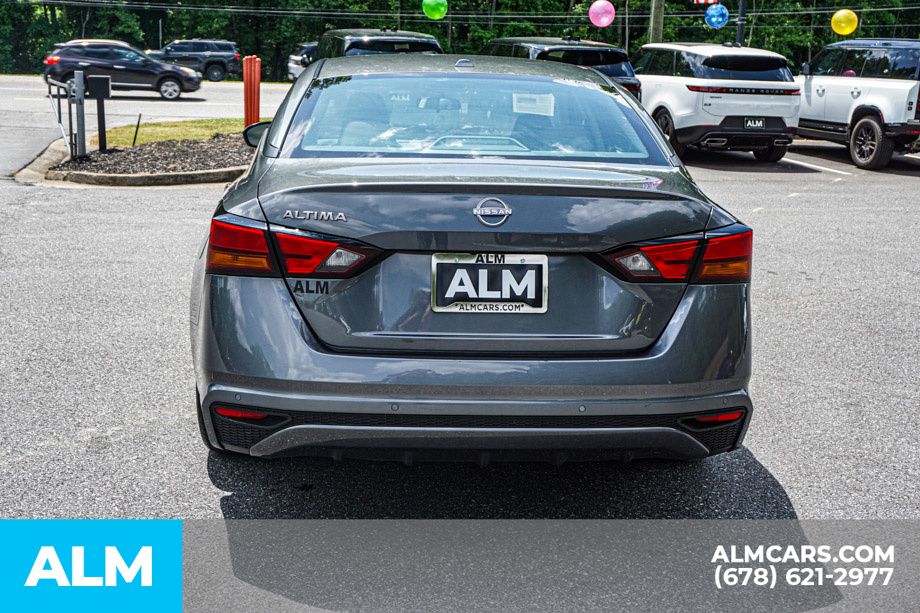 Used 2025 Gray Nissan 2.5 SV image 11
