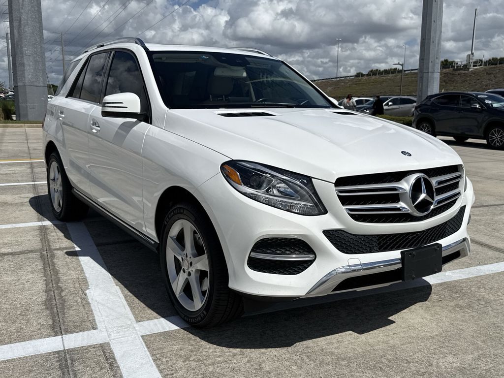 Thumbnail: 2017 Mercedes-Benz GLE - 12