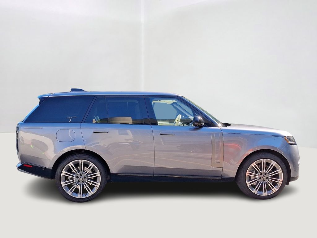 2024 Land Rover Range Rover SE 4